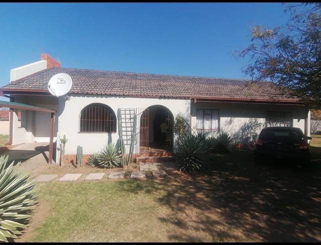 3 BEDROOM HOUSE FOR SALE IN FAUNA PARK